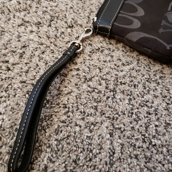 Coach black wristlet - Picture 4 of 5